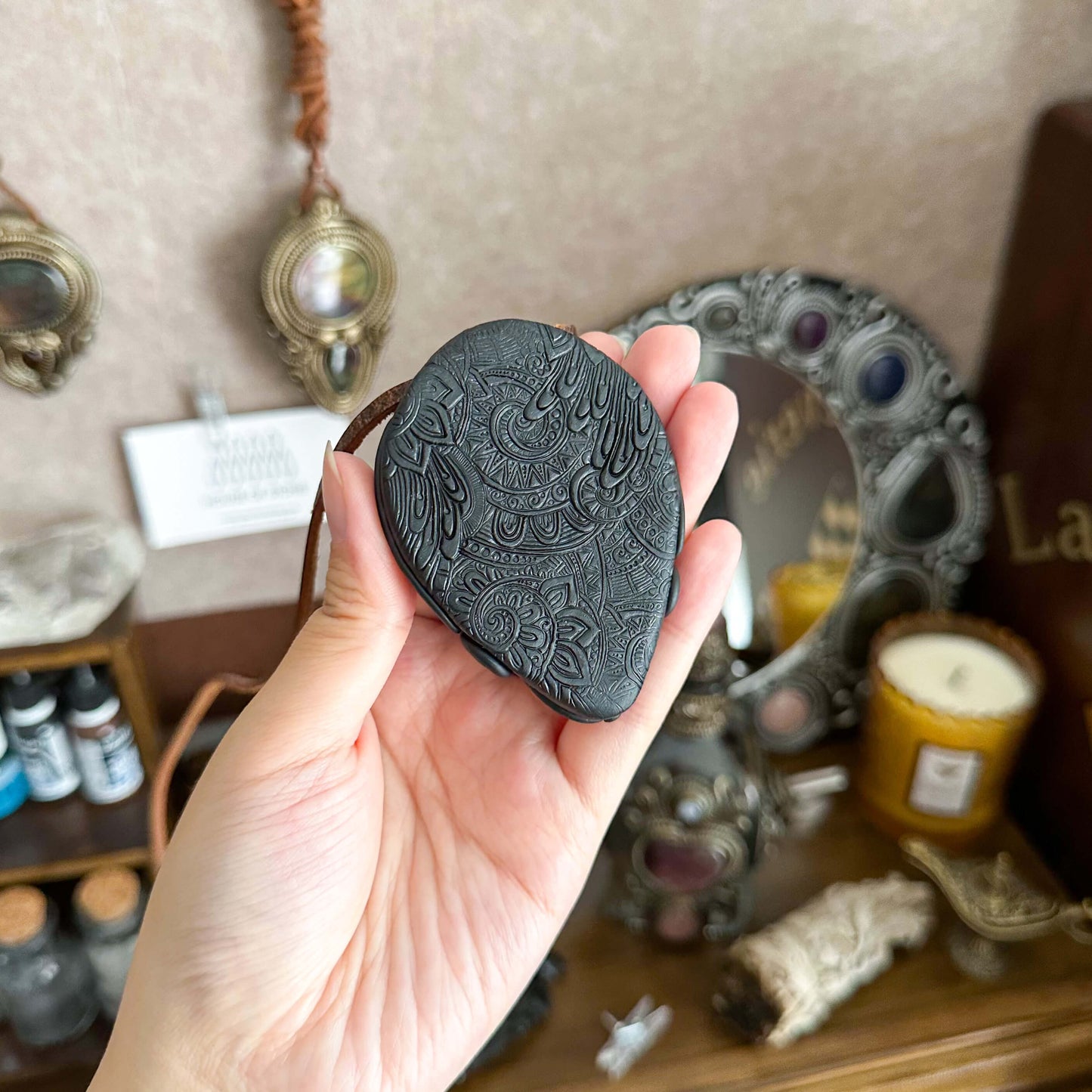 Natural Handmade Black Obsidian Pendant Necklace/Magic Obsidian Mirror Crystal Pendant/Scrying Mirror Red Agate Jewelry/Altar Tool