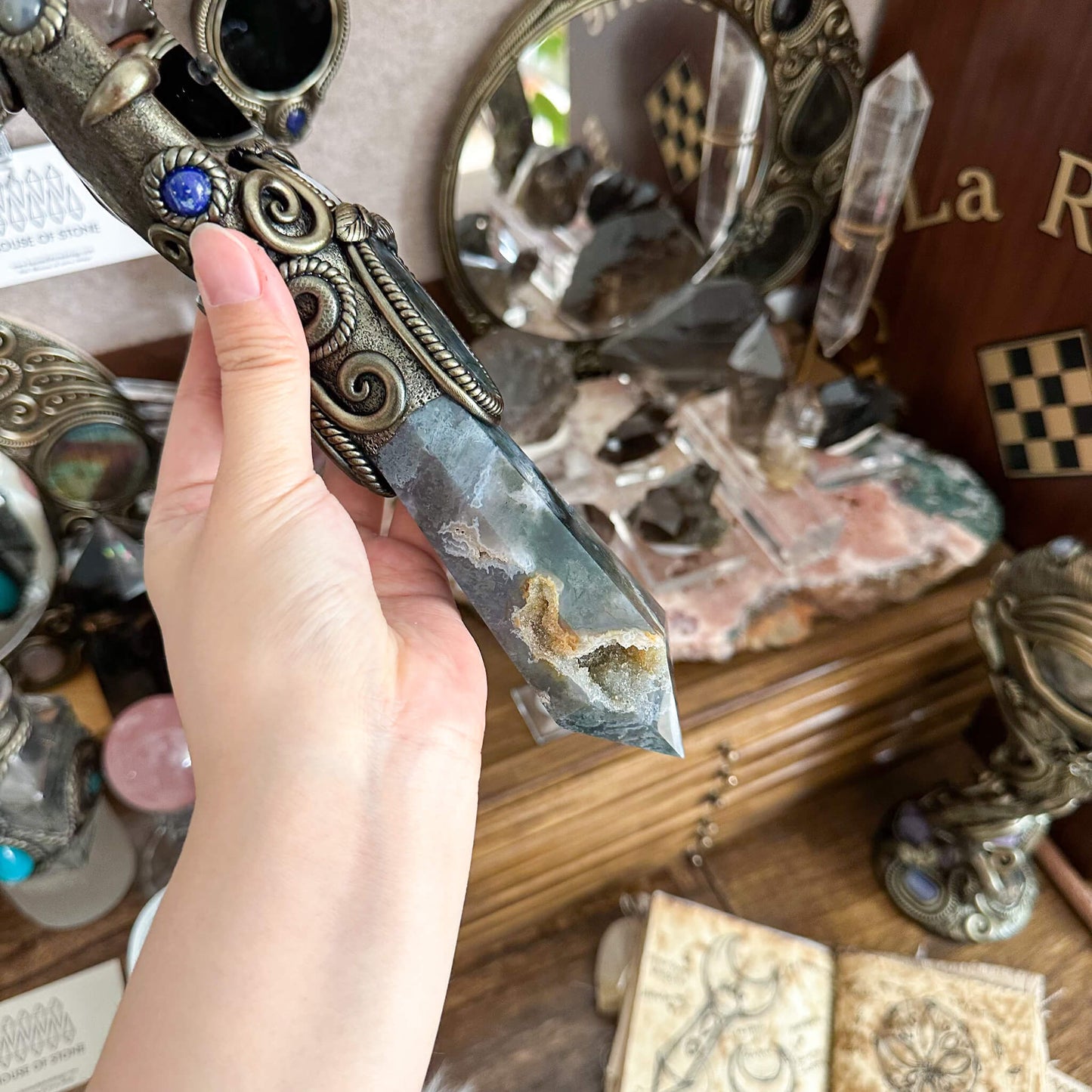 Handmade Natural Black Obsidian Mirror/Magic Obsidian Witch Wand/Crystal Quartz Wand/Scrying Mirror Wand/Root Chakra/Manifest Altar Tool
