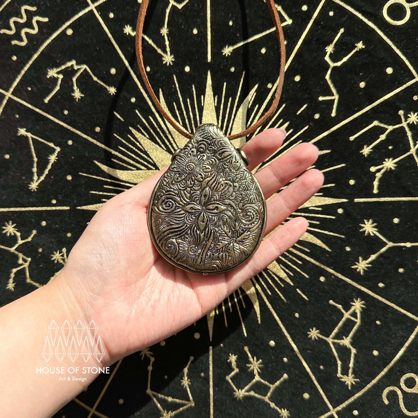 Natural Handmade Black Obsidian Pendant Necklace/Magic Obsidian Mirror Crystal Pendant/Scrying Mirror Labradorite Jewelry/Altar Tool