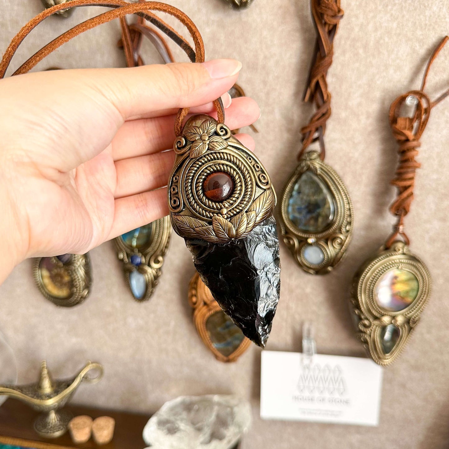 Natural Handmade Black Obsidian Arrowhead Pendant Necklace/Magic Crystal Double-sided Pendant/Labradorite Jewelry/Chakra/Altar Tool