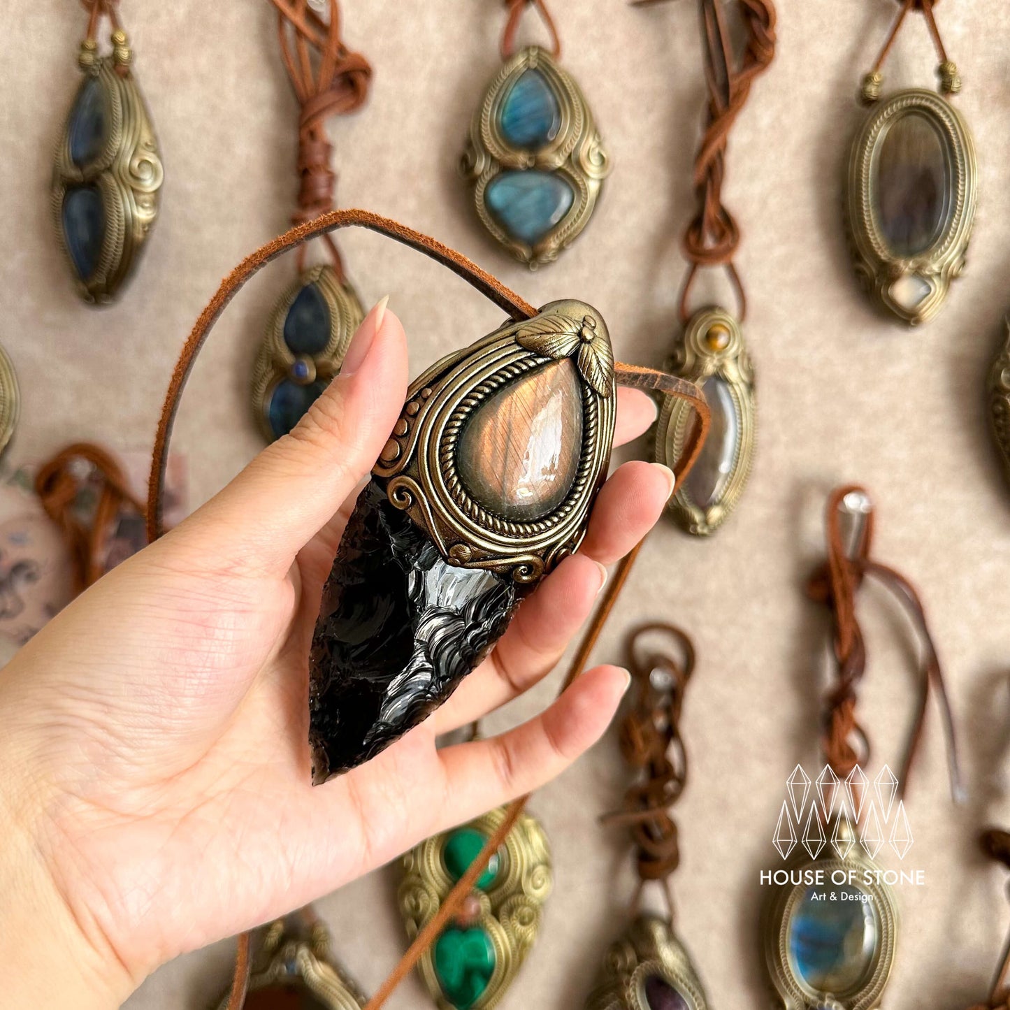 Natural Handmade Black Obsidian Arrowhead Pendant Necklace/Magic Crystal Double-sided Pendant/Labradorite Jewelry/Chakra/Altar Tool