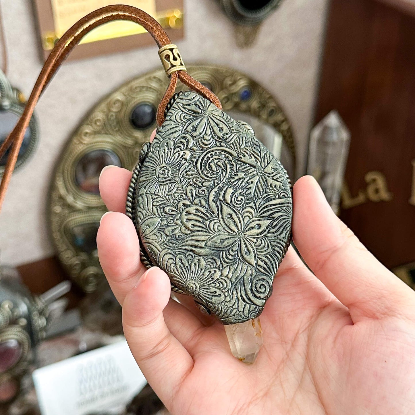 Handmade Natural Black Obsidian Pendant Necklace/Magic Obsidian Mirror Crystal Pendant/Scrying Mirror Labradorite Protection Jewelry/Altar Tool