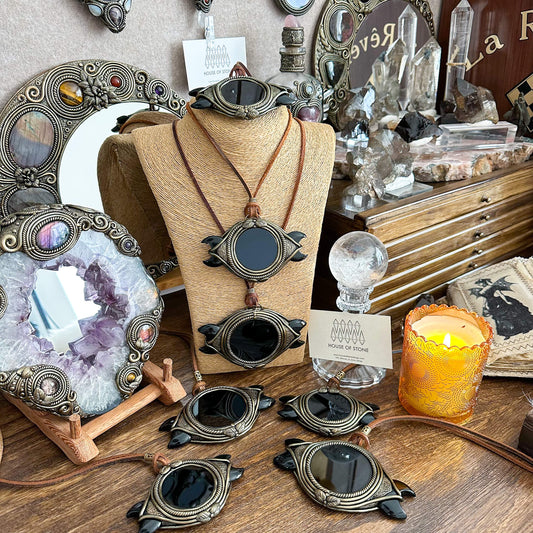 Handmade Natural Black Obsidian Triple Moon Pendant Necklace/Magic Obsidian Mirror Crystal Pendant/Scrying Mirror Protection Jewelry/Divine Pendant/Altar Tool