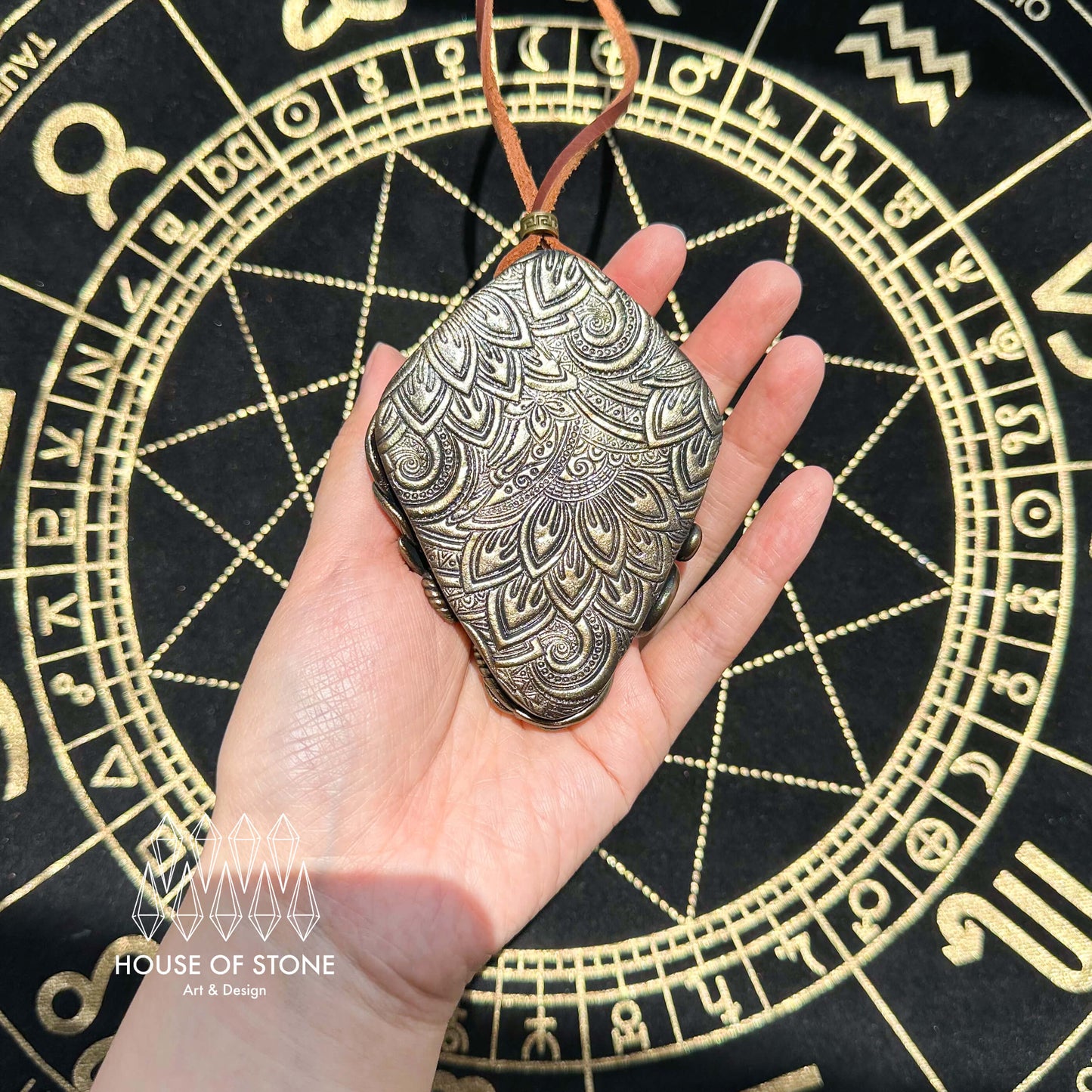 Handmade Natural Black Obsidian Pendant Necklace/Magic Obsidian Mirror Crystal Pendant/Scrying Mirror Talisman Protection Jewelry/Altar Tool