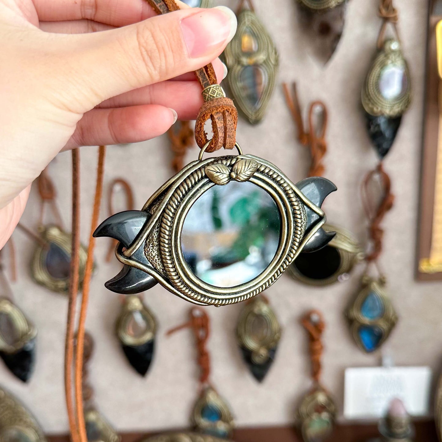 Handmade Natural Black Obsidian Triple Moon Pendant Necklace/Magic Obsidian Mirror Crystal Pendant/Scrying Mirror Protection Jewelry/Altar Tool