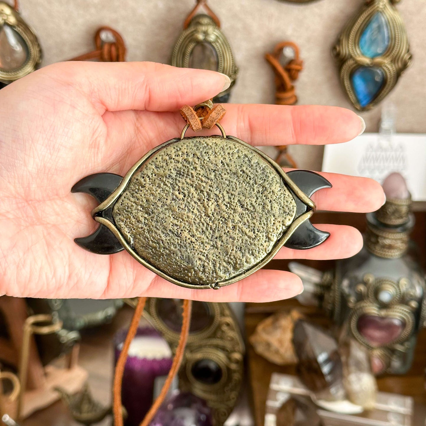 Handmade Natural Black Obsidian Triple Moon Pendant Necklace/Magic Obsidian Mirror Crystal Pendant/Scrying Mirror Protection Jewelry/Altar Tool