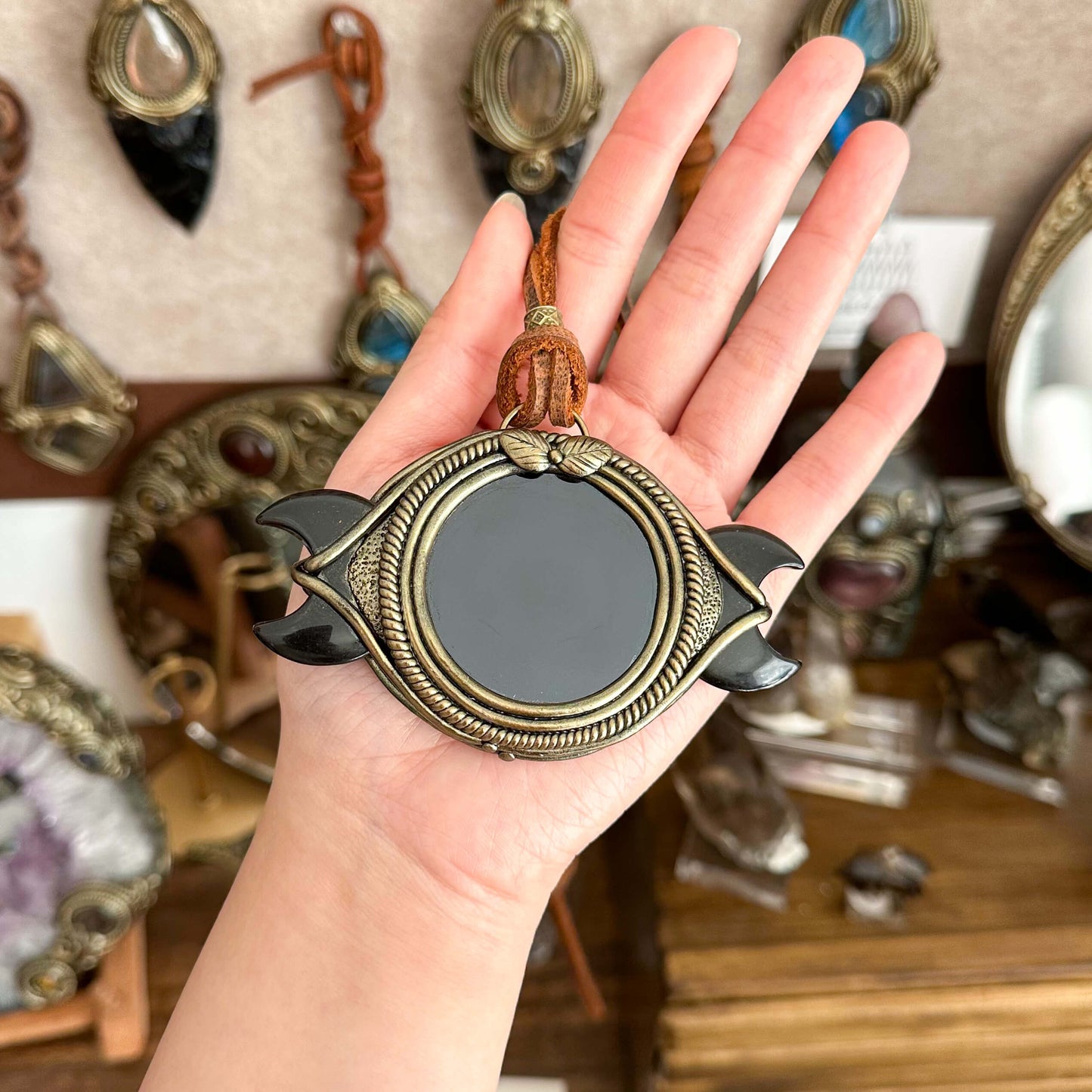 Handmade Natural Black Obsidian Triple Moon Pendant Necklace/Magic Obsidian Mirror Crystal Pendant/Scrying Mirror Protection Jewelry/Altar Tool