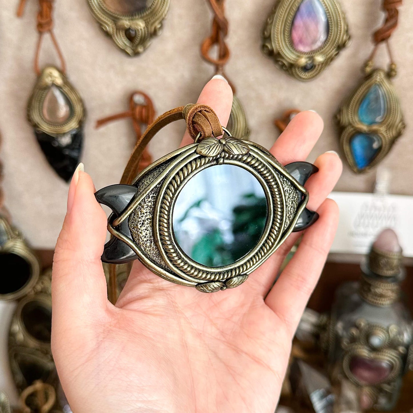 Handmade Natural Black Obsidian Triple Moon Pendant Necklace/Magic Obsidian Mirror Crystal Pendant/Scrying Mirror Protection Jewelry/Altar Tool