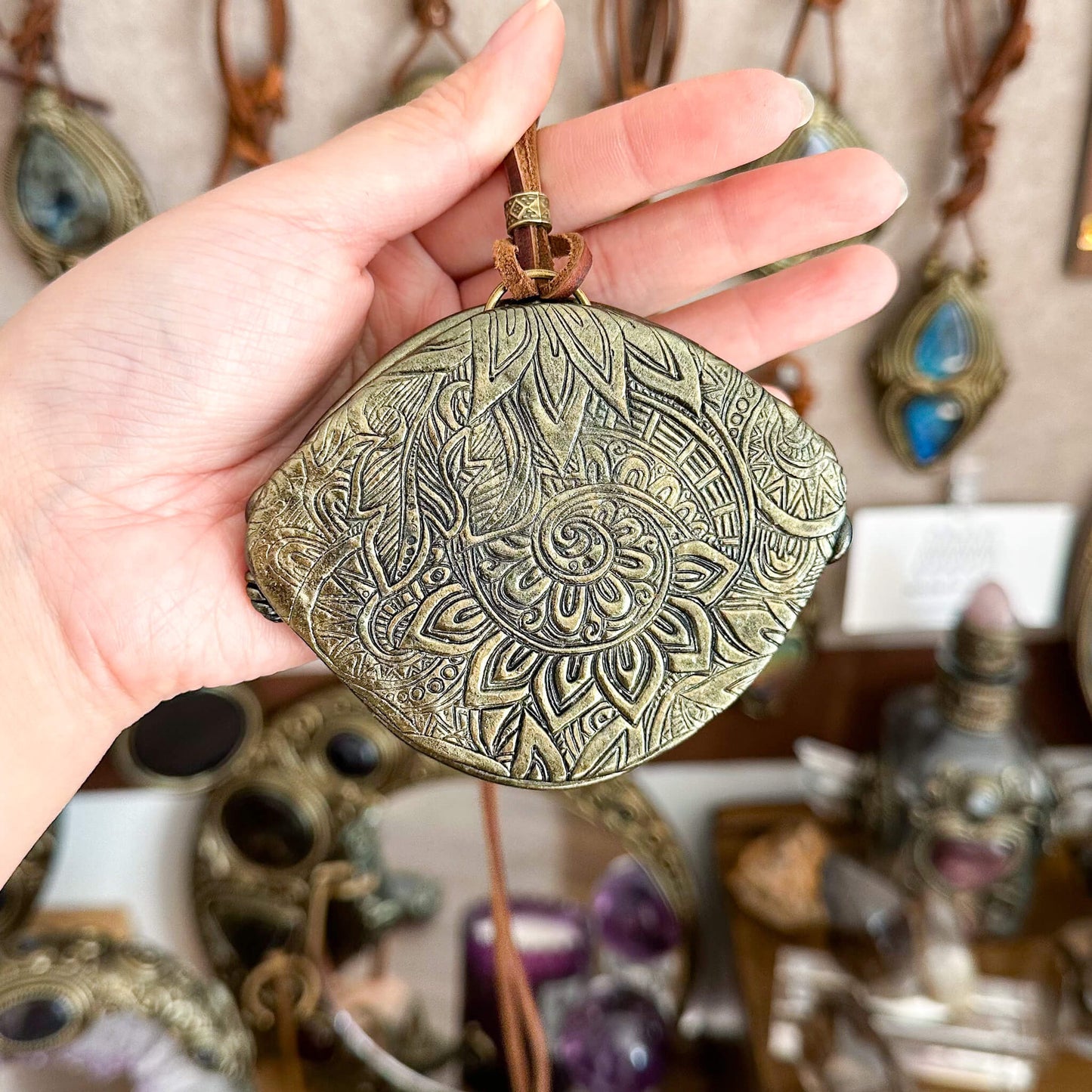 Handmade Natural Black Obsidian Pendant Necklace/Magic Obsidian Mirror Crystal Pendant/Scrying Mirror Protection Jewelry/Altar Tool