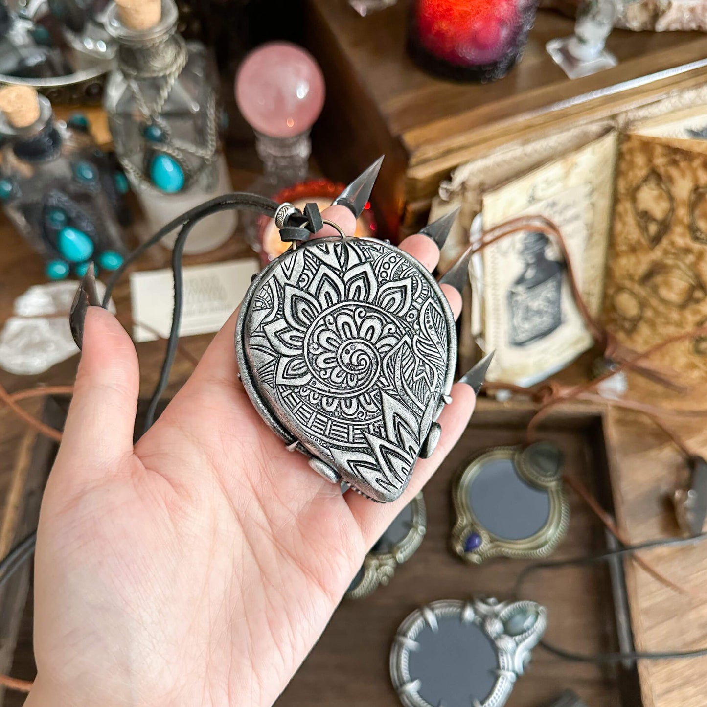 Handmade Natural Black Obsidian Pendant Necklace/Magic Obsidian Mirror Crystal Pendant/Scrying Mirror Talisman Protection Jewelry/Altar Tool