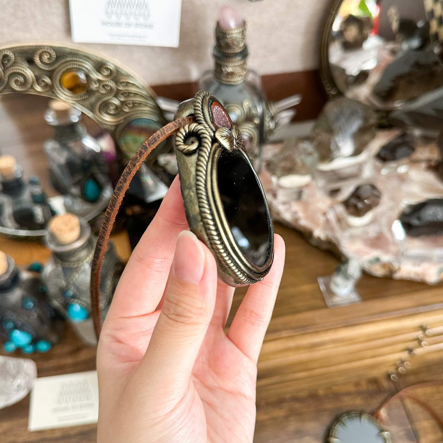 Handmade Natural Black Obsidian Pendant Necklace/Magic Obsidian Mirror Crystal Pendant/Scrying Mirror Talisman Protection Jewelry/Altar Tool