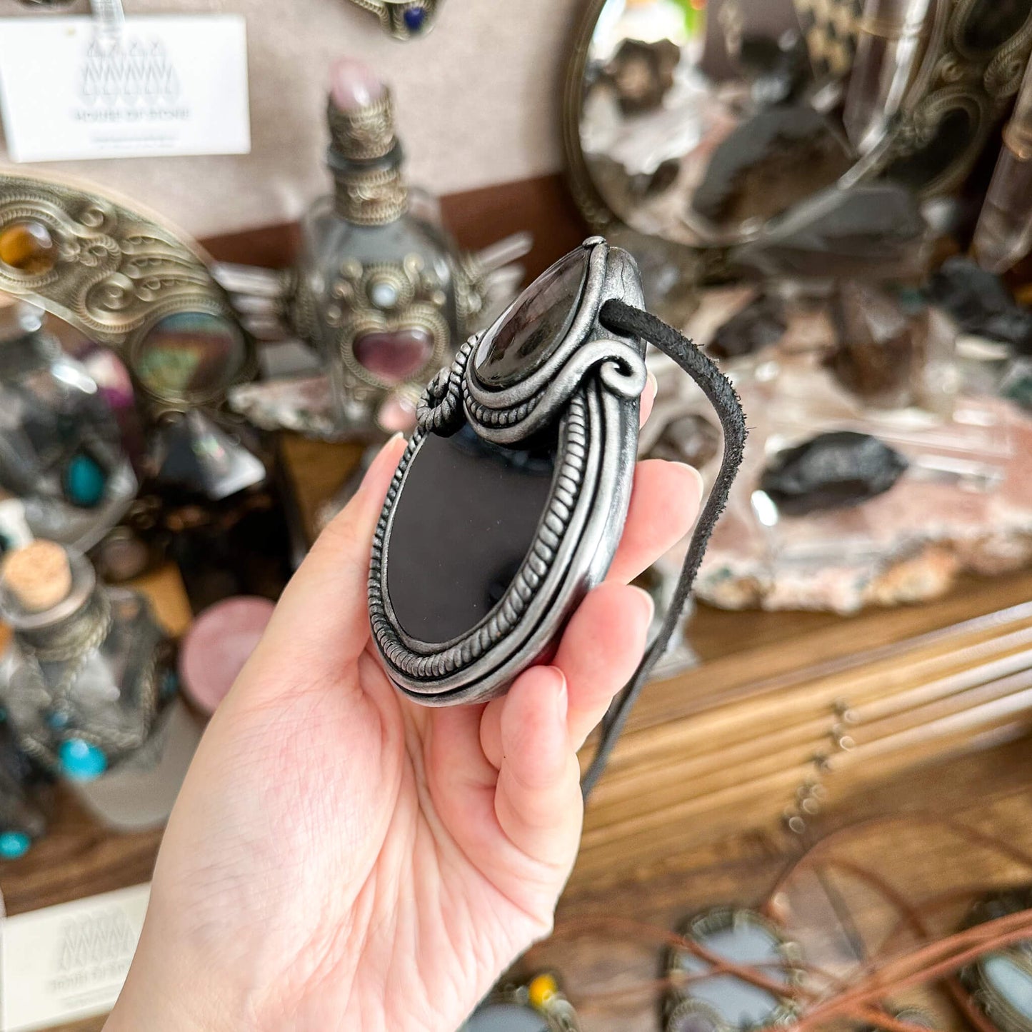 Handmade Natural Black Obsidian Pendant Necklace/Magic Obsidian Mirror Crystal Pendant/Scrying Mirror Talisman Protection Jewelry/Altar Tool