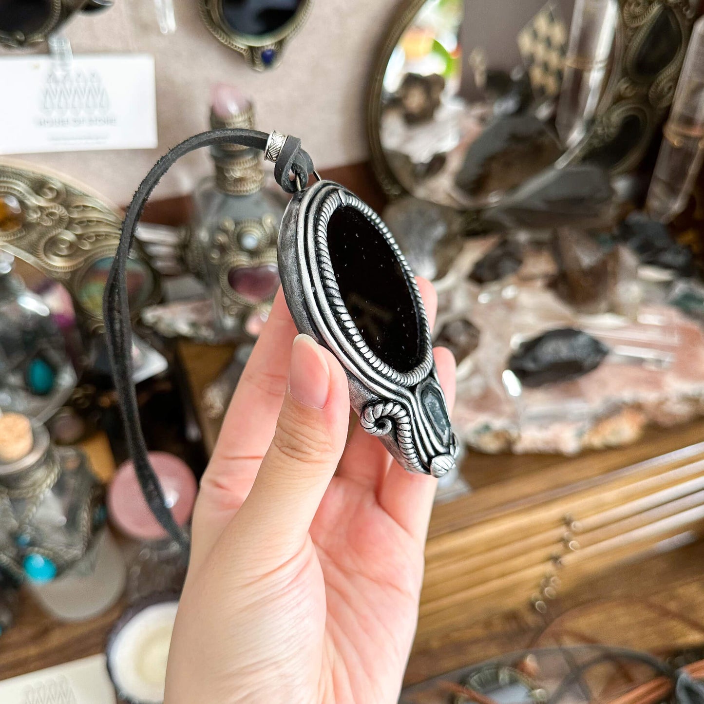 Handmade Natural Black Obsidian Pendant Necklace/Magic Obsidian Mirror Crystal Pendant/Scrying Mirror Talisman Protection Jewelry/Altar Tool