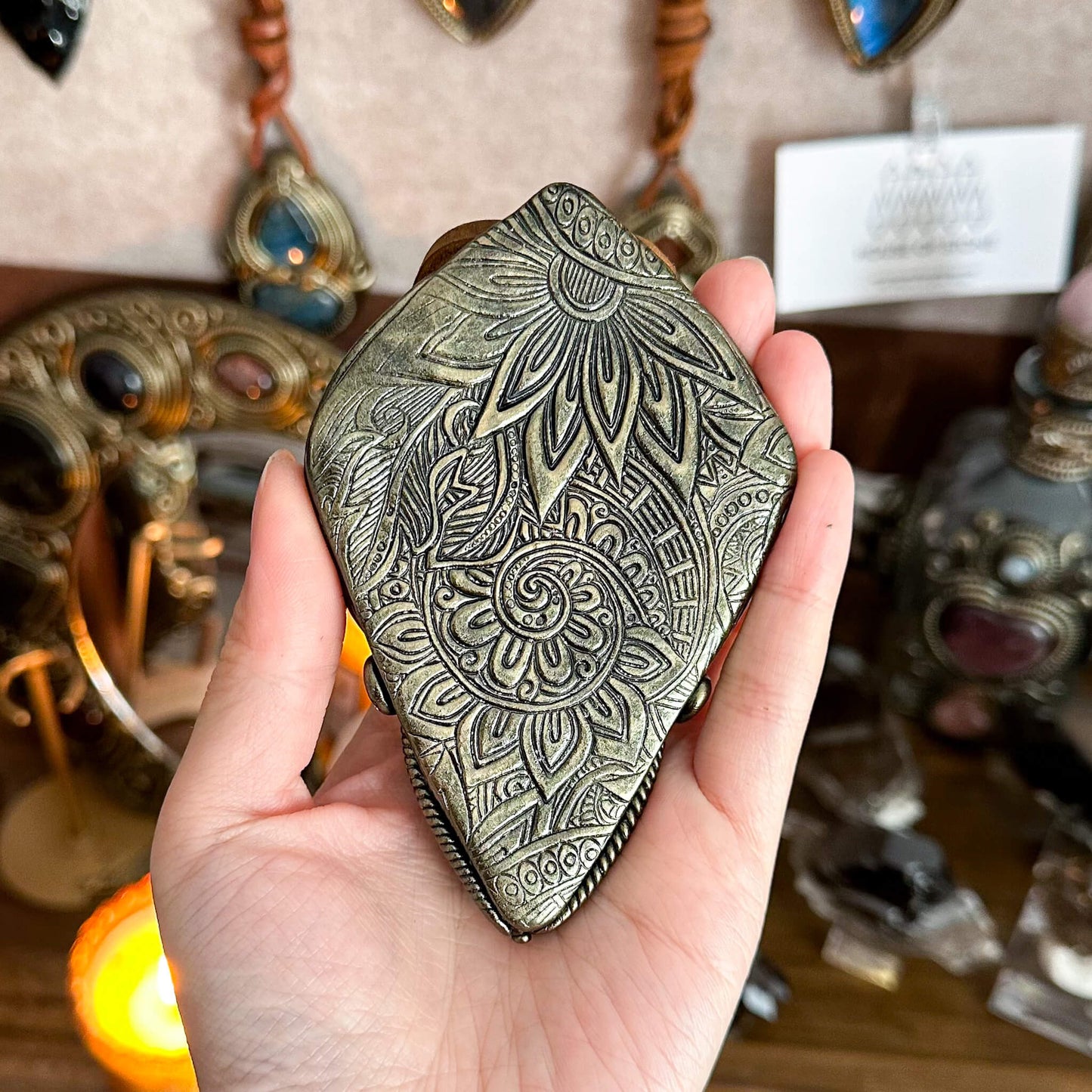 Handmade Natural Black Obsidian Pendant Necklace/Magic Obsidian Mirror Crystal Pendant/Scrying Mirror Labradorite Jewelry/Altar Tool