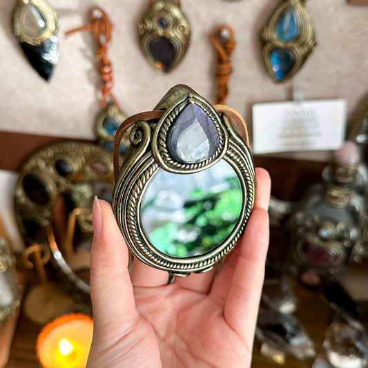 Handmade Natural Black Obsidian Pendant Necklace/Magic Obsidian Mirror Crystal Pendant/Scrying Mirror Labradorite Jewelry/Altar Tool