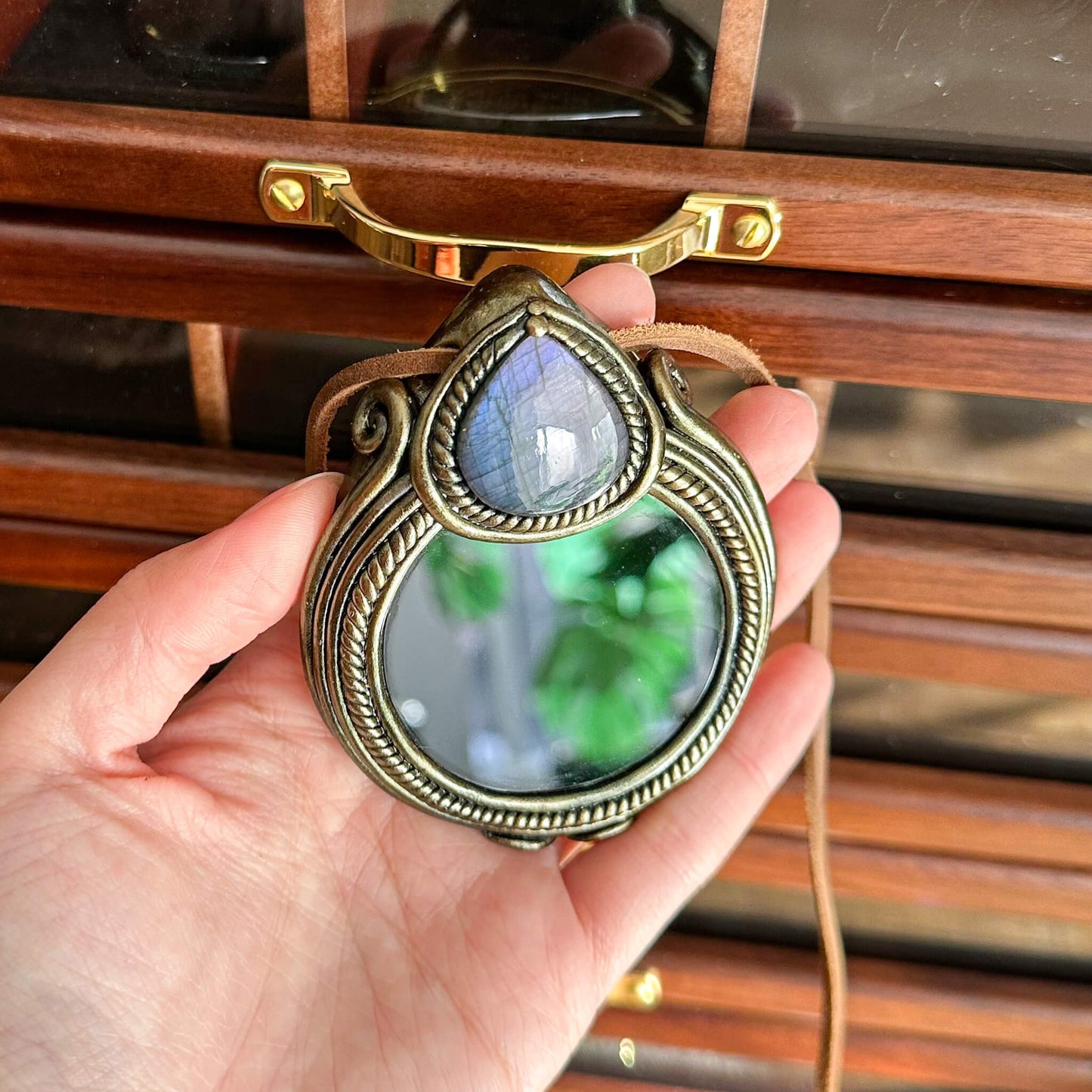 Handmade Natural Black Obsidian Pendant Necklace/Magic Obsidian Mirror Crystal Pendant/Scrying Mirror Labradorite Jewelry/Altar Tool