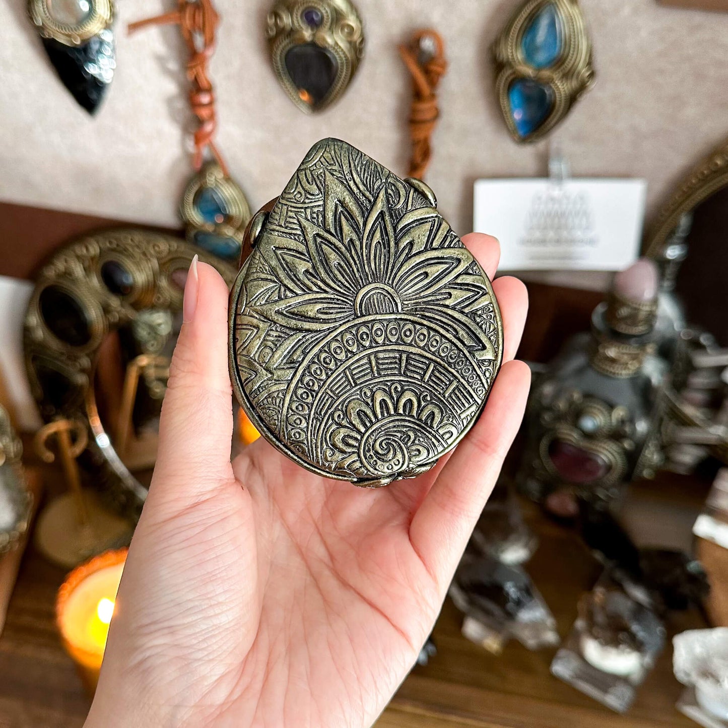 Handmade Natural Black Obsidian Pendant Necklace/Magic Obsidian Mirror Crystal Pendant/Scrying Mirror Labradorite Jewelry/Altar Tool