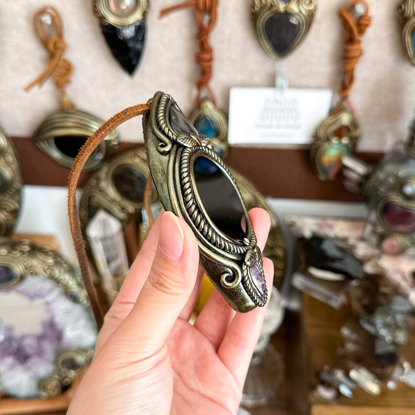 Handmade Natural Black Obsidian Pendant Necklace/Magic Obsidian Mirror Crystal Pendant/Scrying Mirror Labradorite Jewelry/Altar Tool