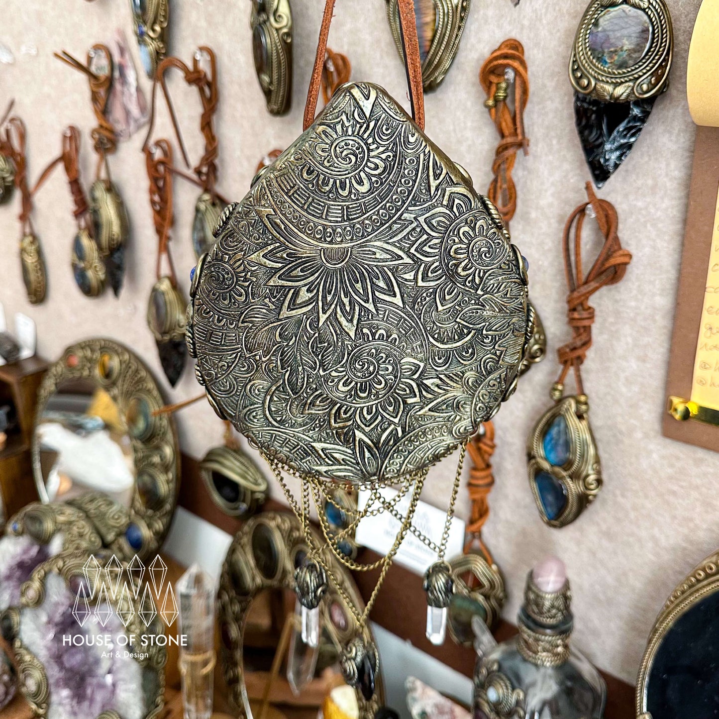 Handmade Natural Black Obsidian Crystal Wall Hanging Decor/Magic Obsidian Mirror Spiritual Window Interior Room Hangings/Scrying Mirror Door Hanging/Altar Tool