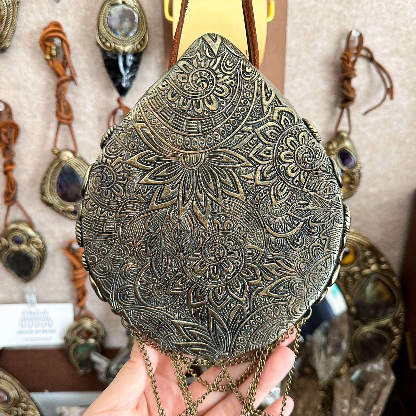 Handmade Natural Black Obsidian Crystal Wall Hanging Decor/Magic Obsidian Mirror Spiritual Window Interior Room Hangings/Scrying Mirror Door Hanging/Altar Tool