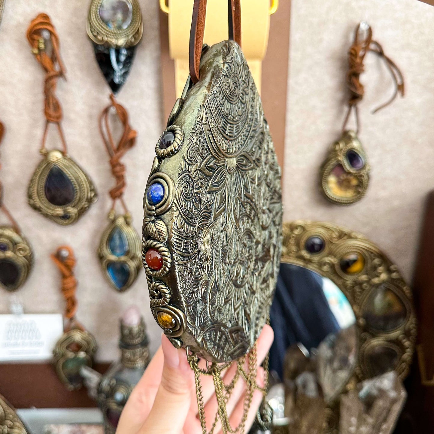 Handmade Natural Black Obsidian Crystal Wall Hanging Decor/Magic Obsidian Mirror Spiritual Window Interior Room Hangings/Scrying Mirror Door Hanging/Altar Tool