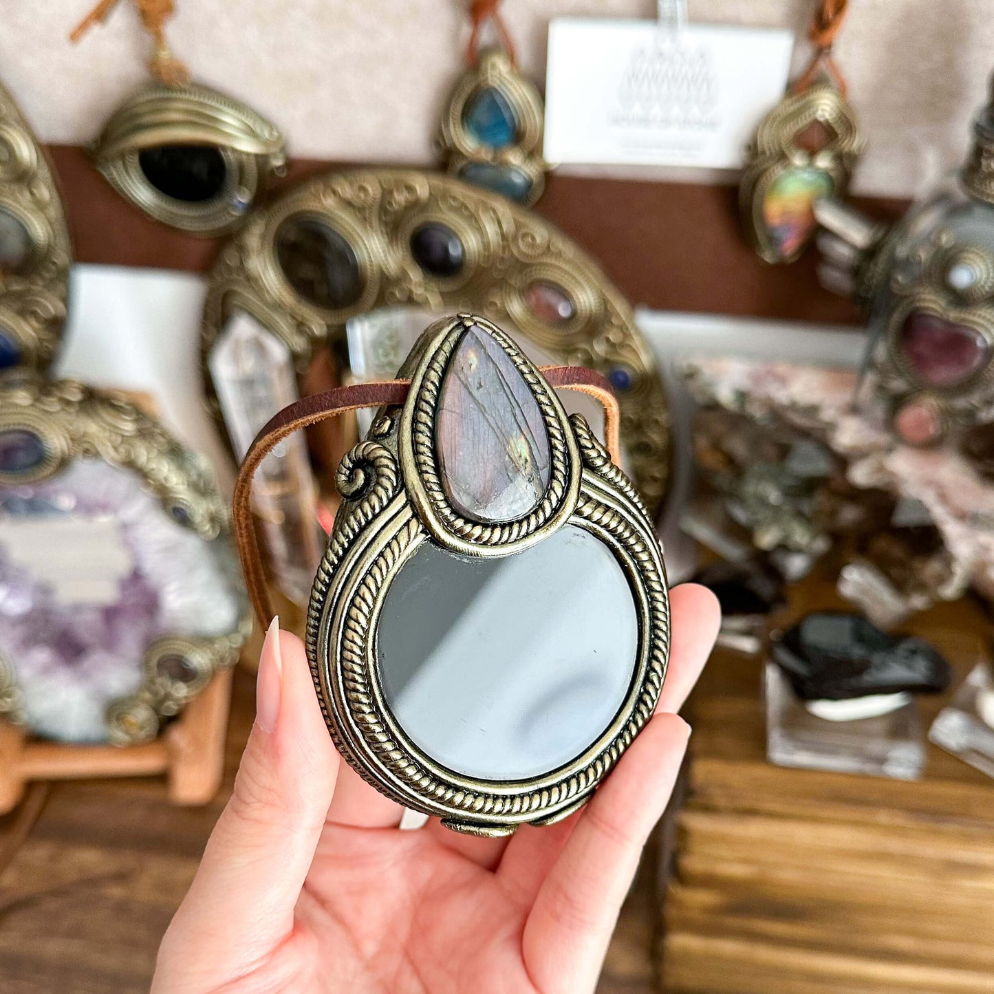 Handmade Natural Black Obsidian Pendant Necklace/Magic Obsidian Mirror Crystal Pendant/Scrying Mirror Labradorite Jewelry/Altar Tool