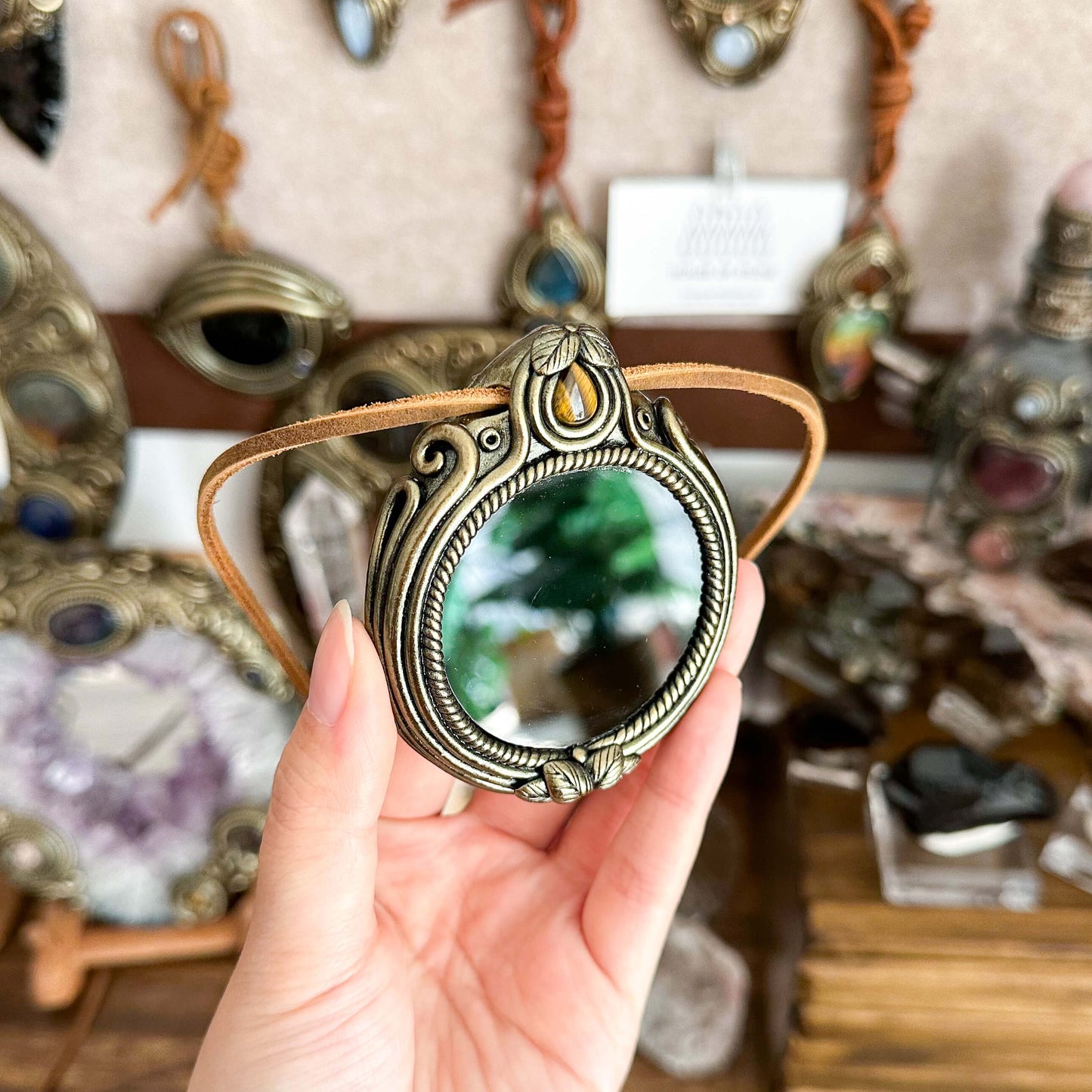 Handmade Natural Black Obsidian Pendant Necklace/Magic Obsidian Mirror Crystal Pendant/Scrying Mirror Labradorite Jewelry/Altar Tool