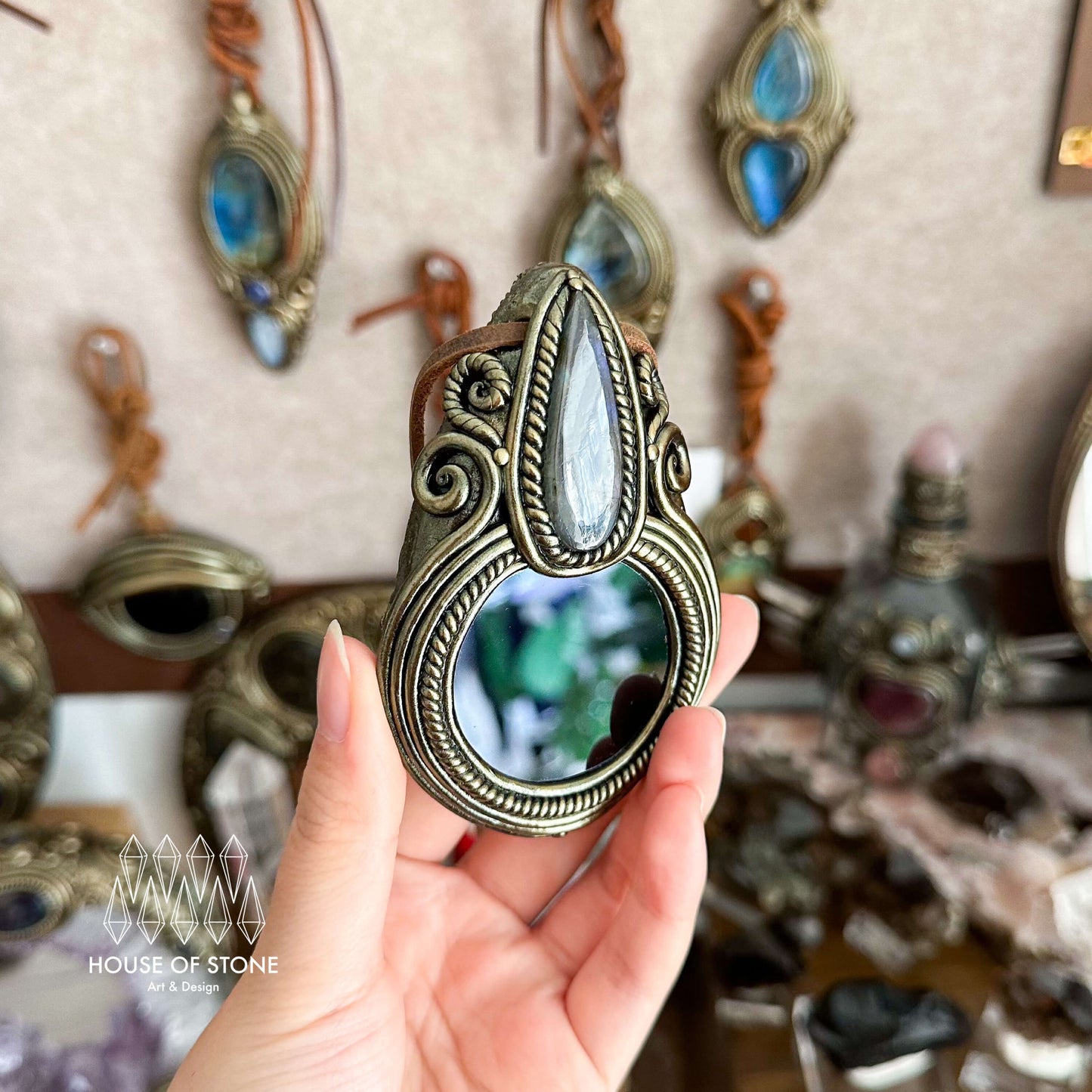 Handmade Natural Black Obsidian Pendant Necklace/Magic Obsidian Mirror Crystal Pendant/Scrying Mirror Labradorite Jewelry/Altar Tool