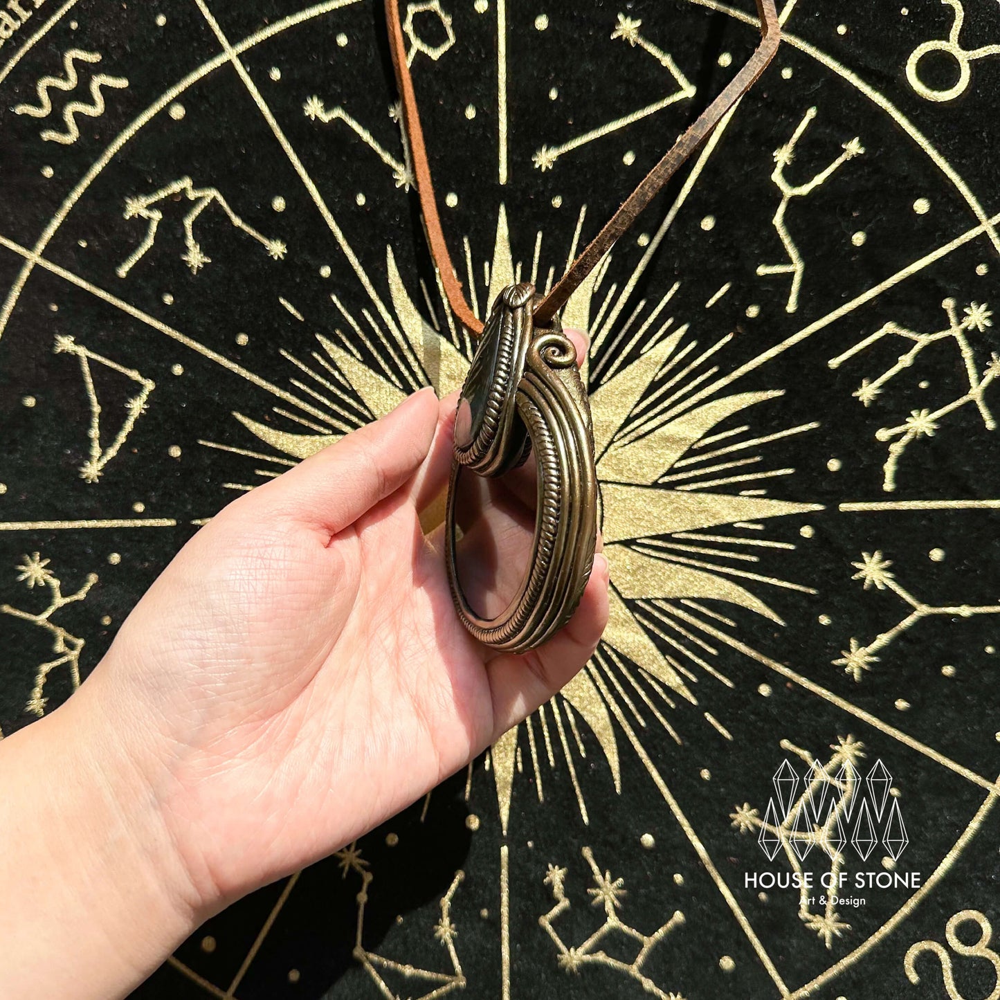 Natural Handmade Black Obsidian Pendant Necklace/Magic Obsidian Mirror Crystal Pendant/Scrying Mirror Labradorite Jewelry/Altar Tool