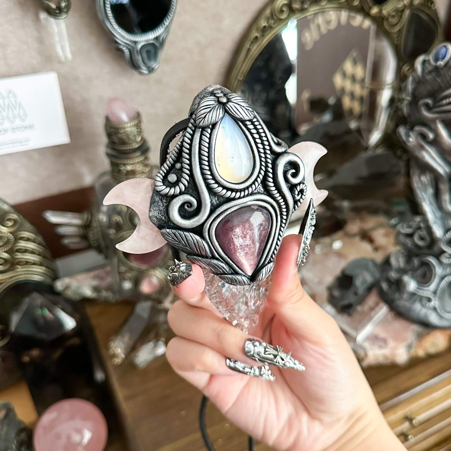 Handmade Natural Clear Quartz Pendant Necklace/Magic Rose Quartz Crystal Protection Pendant/Talisman Amulet Jewelry/Chakra/Altar Tool