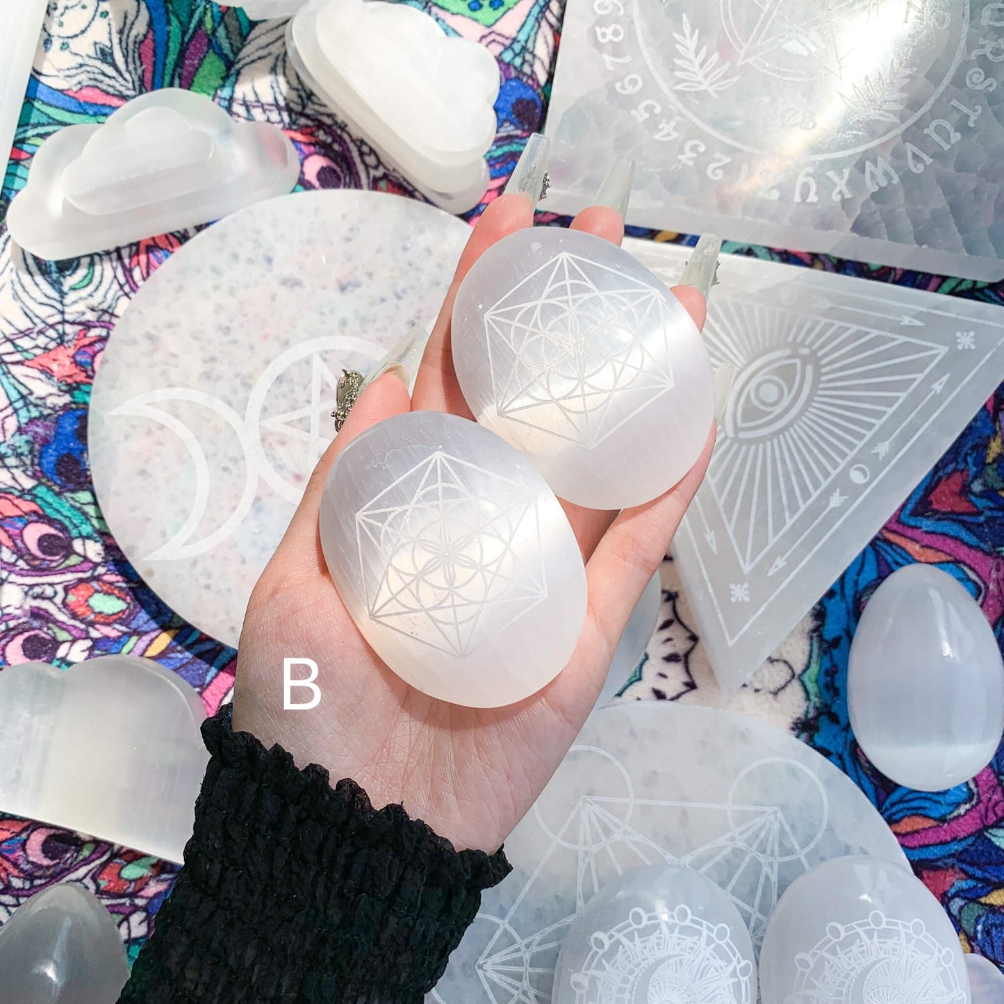 Etched Selenite Crystal palm Stone/Selenite Crystal Tumbled Stone/Etched Selenite Stone